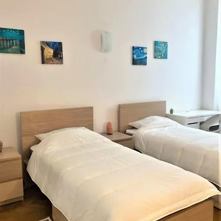 Stradivari 10 Bright Apartment *
