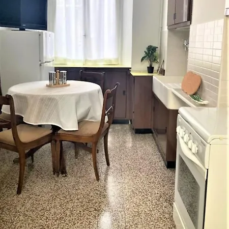Stradivari 10 Bright Apartment Milan
